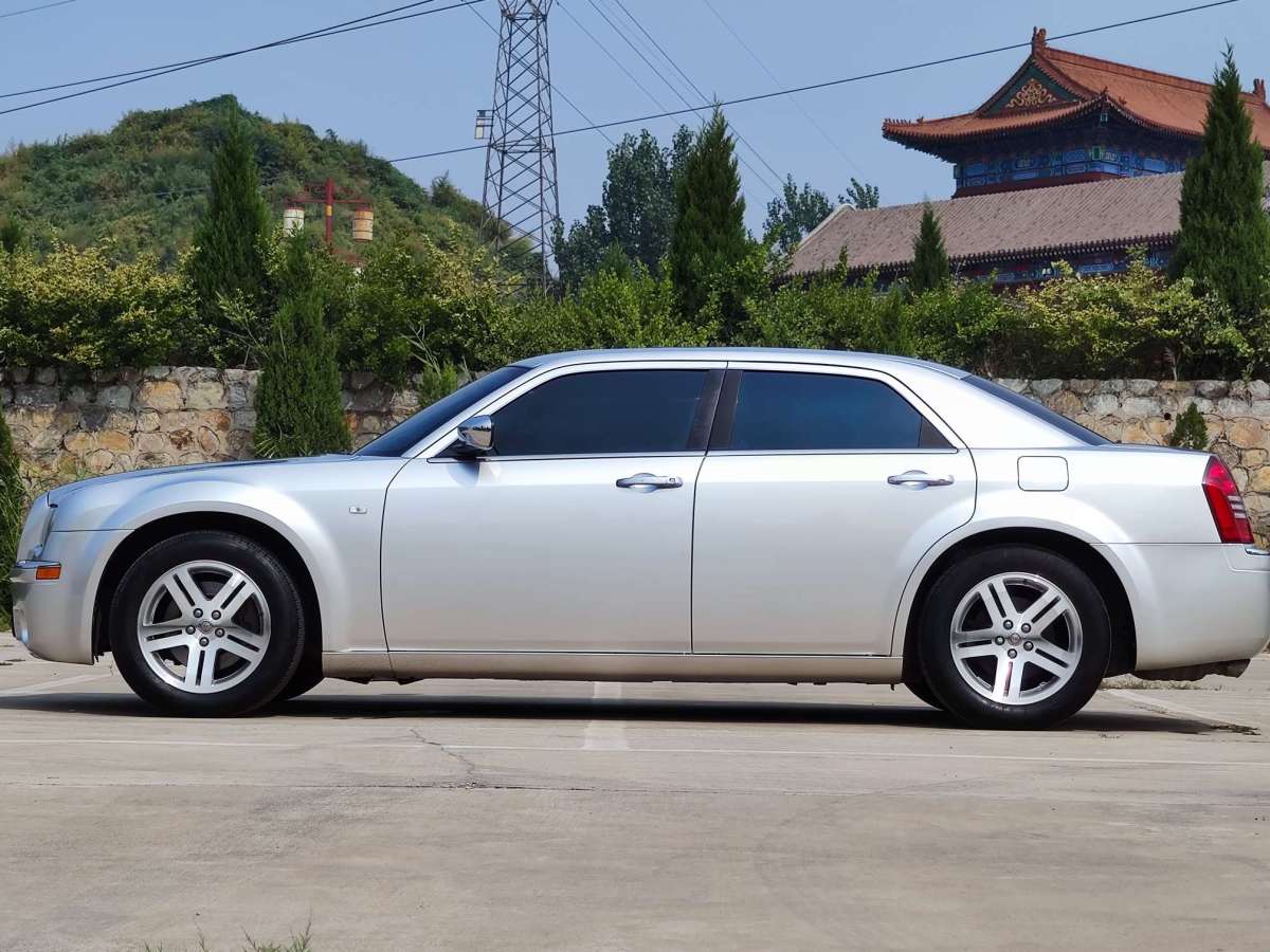 克萊斯勒 300c 2004款 5.7 v8圖片