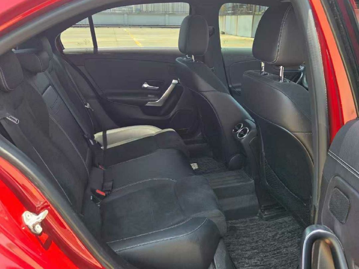 奔馳 奔馳GLE  2020款  GLE 350 4MATIC 時尚型圖片