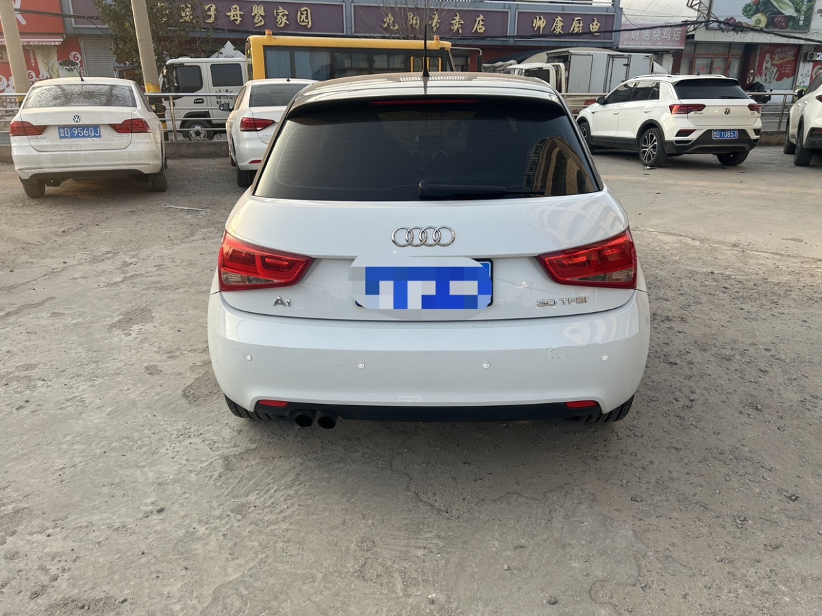 奧迪 奧迪A1  2014款 30 TFSI Sportback時(shí)尚型圖片