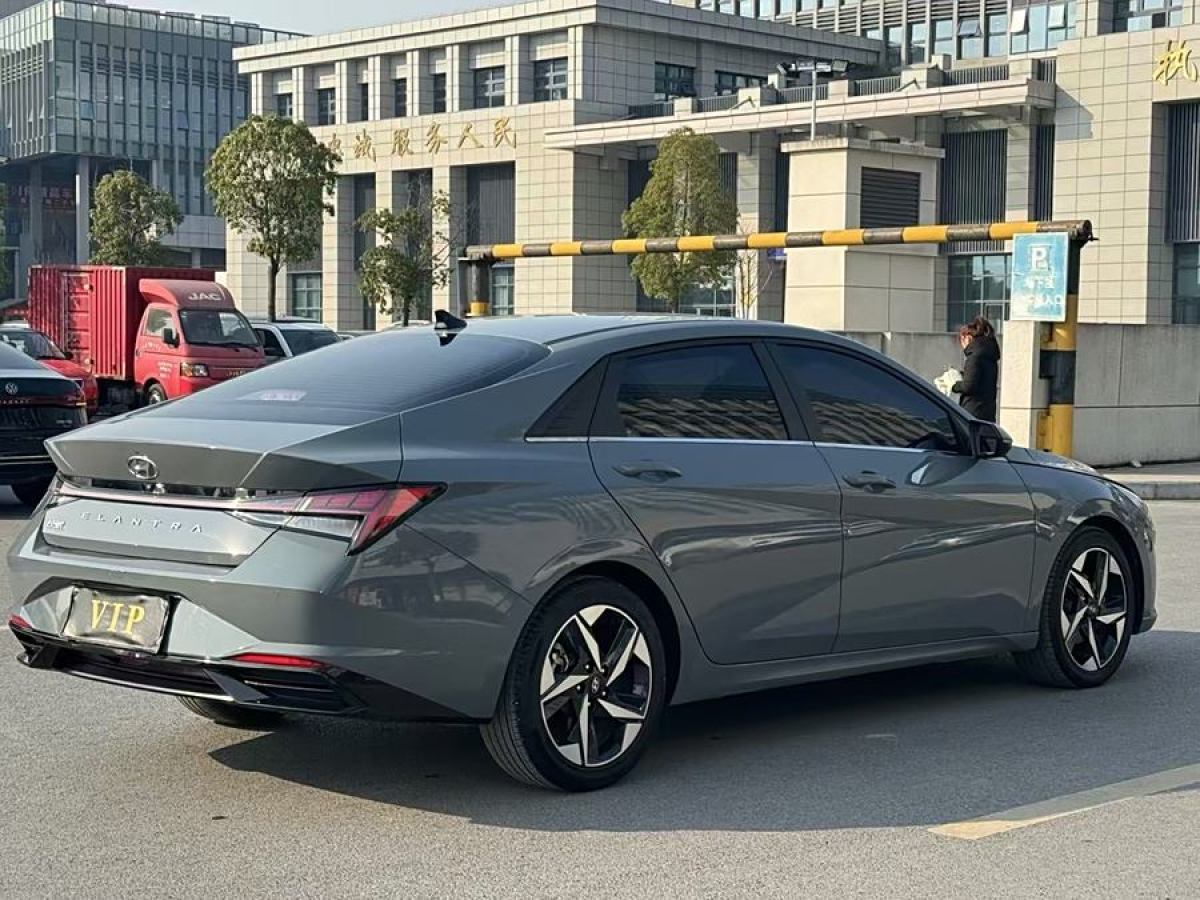 現(xiàn)代 伊蘭特  2021款 1.5L LUX尊貴版圖片