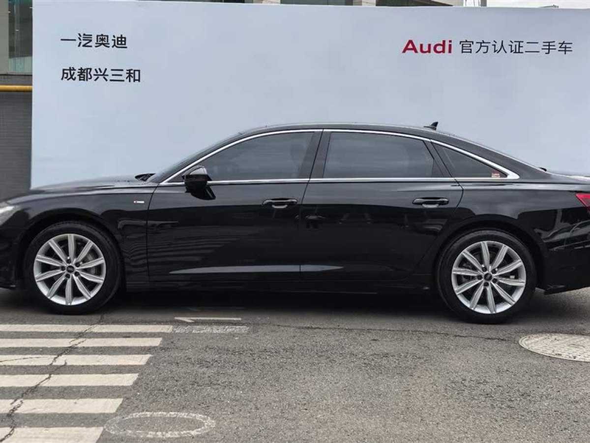 奧迪 奧迪A6L  2023款 改款 45 TFSI 臻選動(dòng)感型圖片
