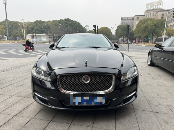 捷豹 XJ  2015款 XJL 3.0 SC 两驱全景商务版