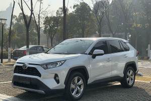 RAV4榮放 豐田 2.0L CVT四驅(qū)風(fēng)尚PLUS版