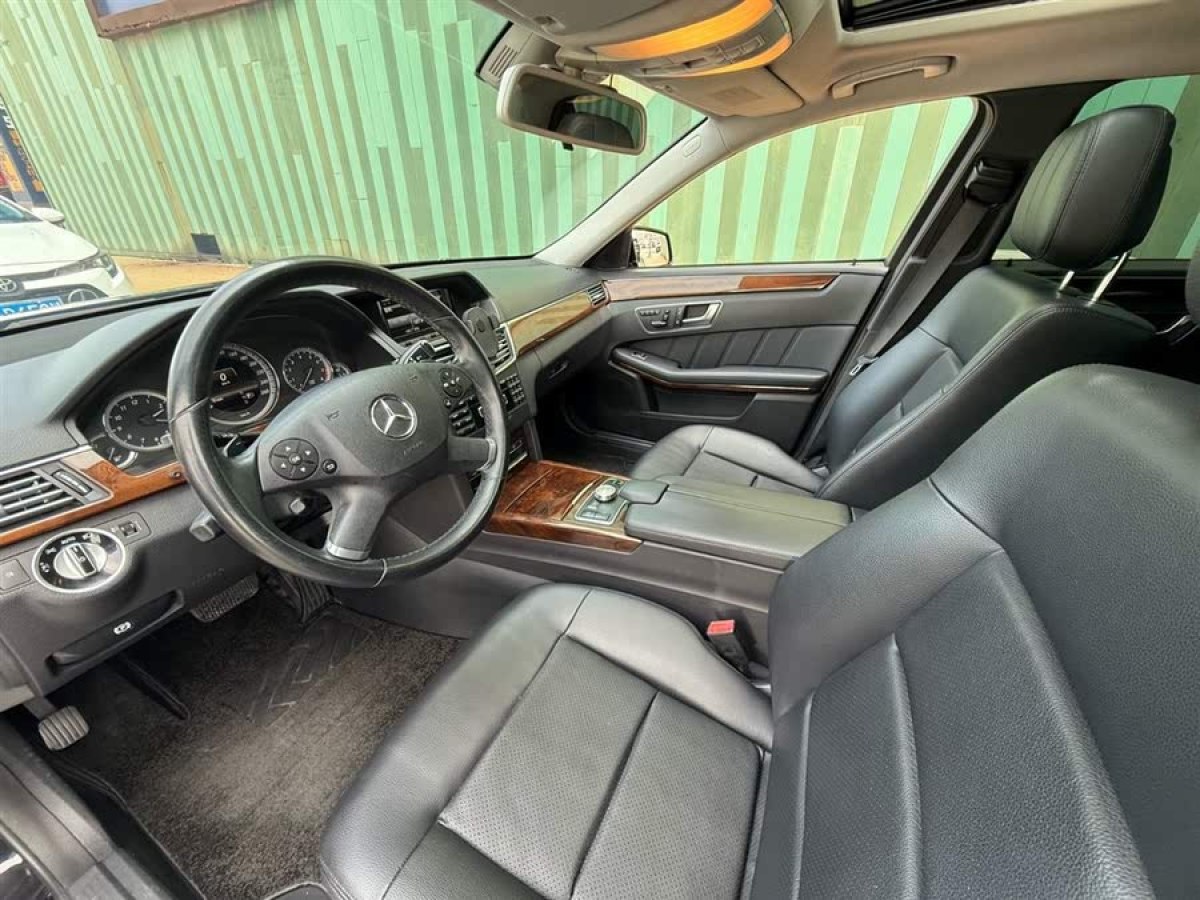 奔馳 奔馳E級  2013款 E 260 L CGI優(yōu)雅型圖片