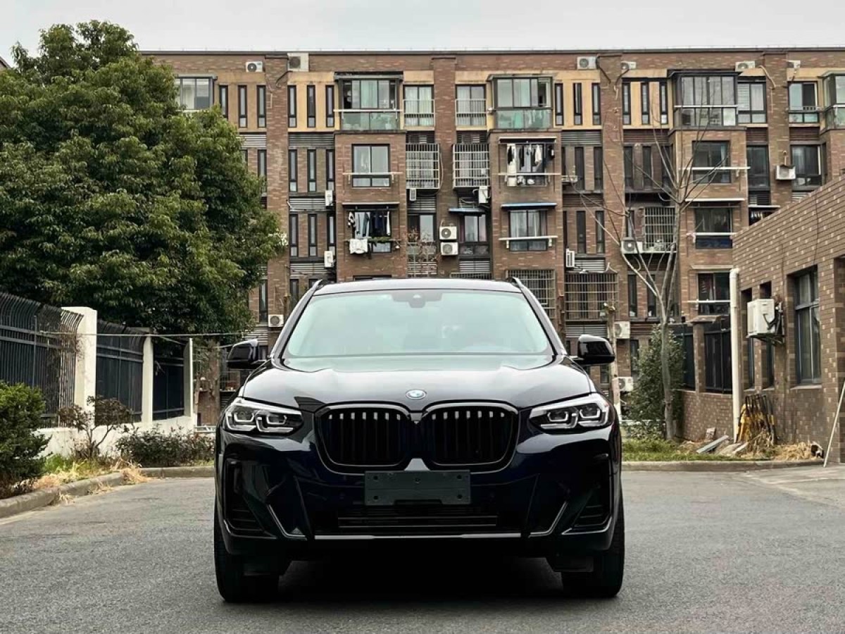 寶馬 寶馬X3  2022款 xDrive30i 領(lǐng)先型 M曜夜套裝圖片