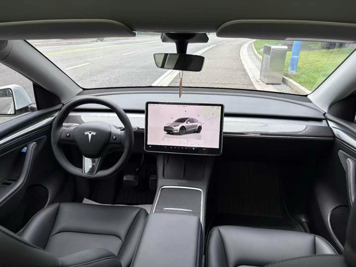 特斯拉 Model S  2023款 三電機(jī)全輪驅(qū)動(dòng) Plaid版圖片
