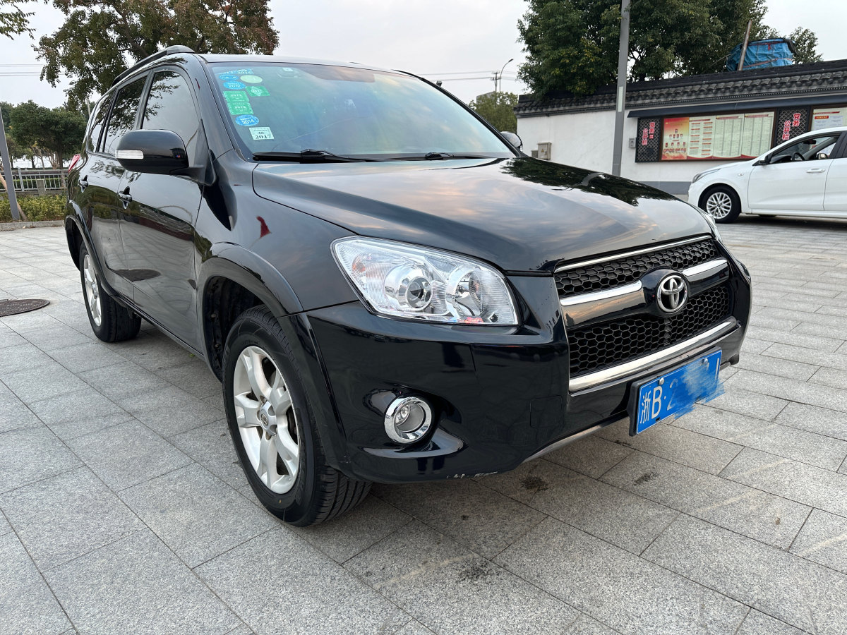 豐田 RAV4  2016款 榮放 2.0L CVT四驅(qū)新銳版圖片