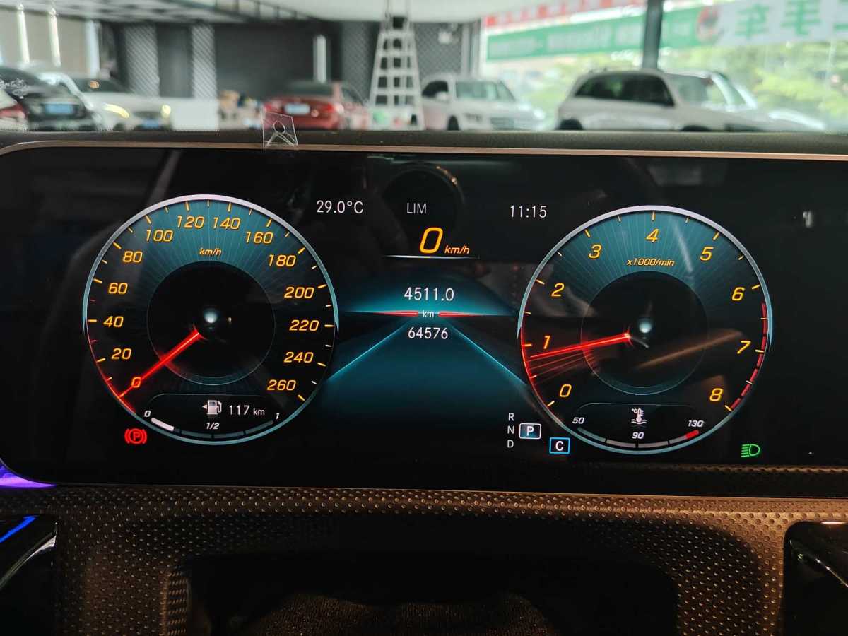 奔馳 奔馳A級  2020款 改款 A 200 L 運動轎車動感型圖片