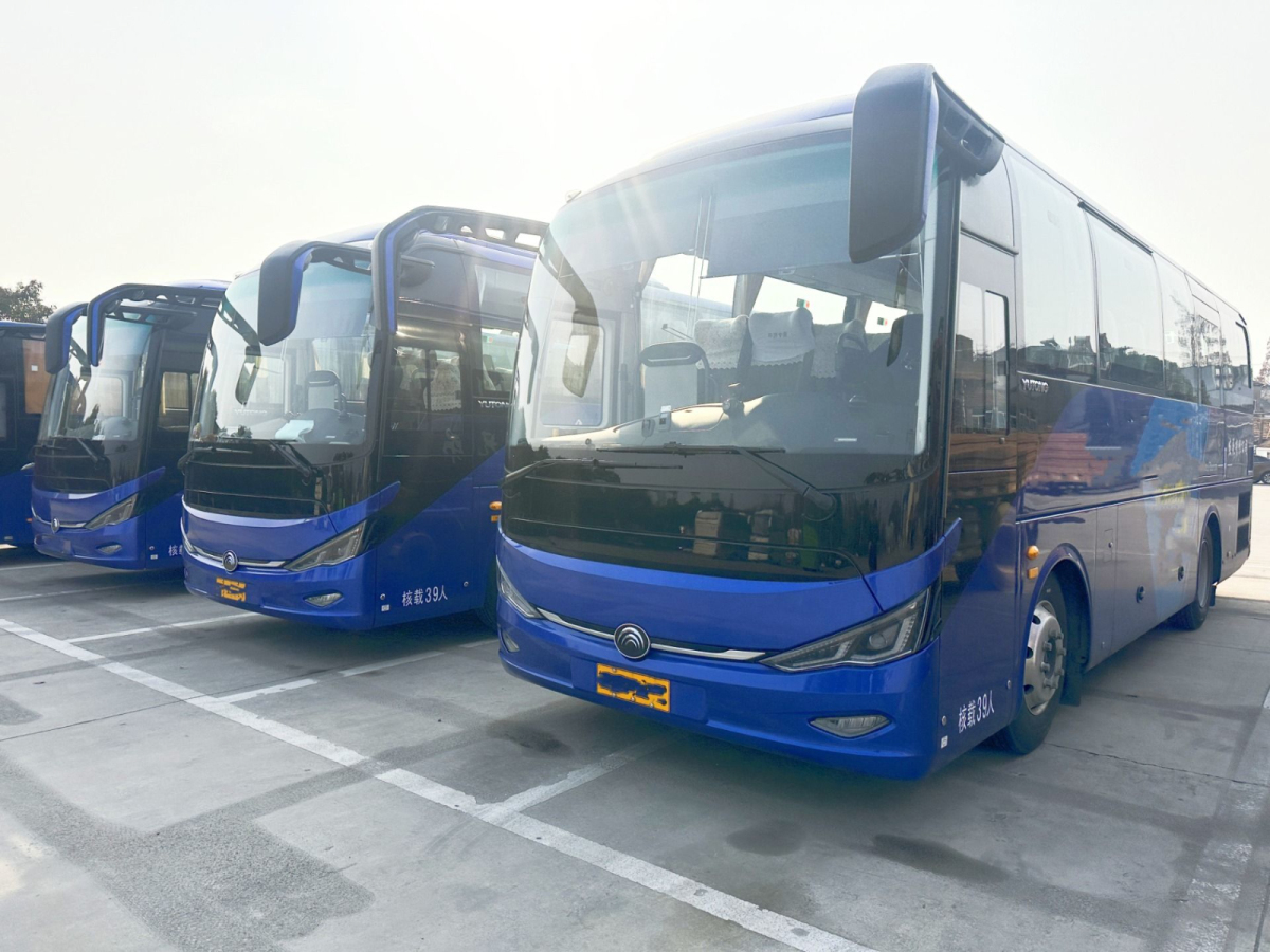 2024年5月多臺(tái)國(guó)六39座宇通C9L型6907旅游車