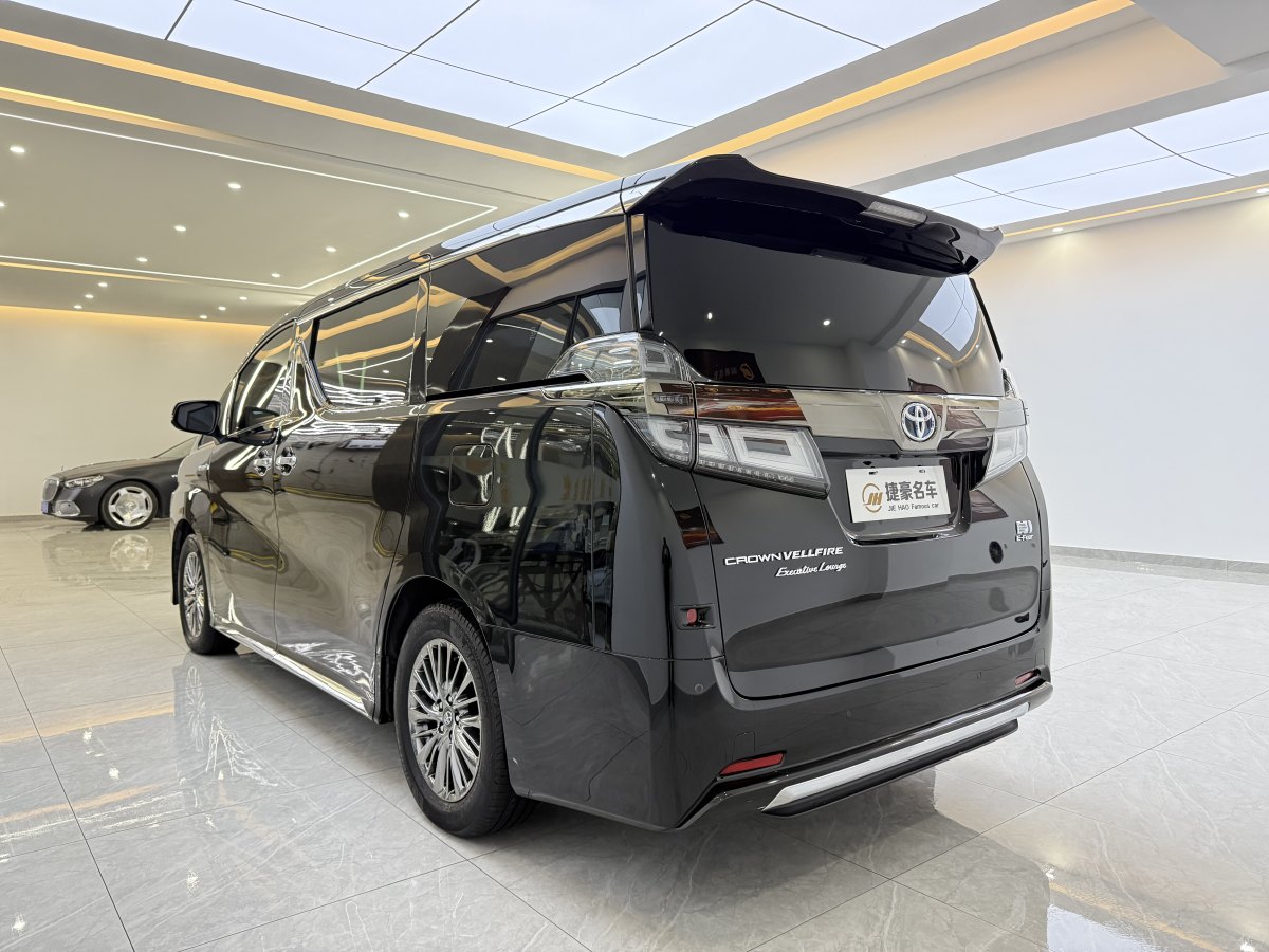 豐田 威爾法  2023款 皇冠 雙擎 2.5L HV至尊版圖片