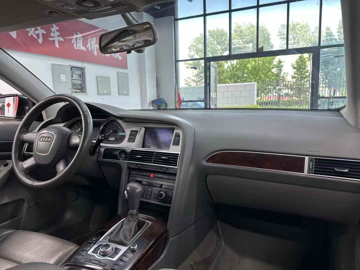 奧迪 奧迪A6L  2007款 A6L 3.2FSI 領(lǐng)先尊享型圖片