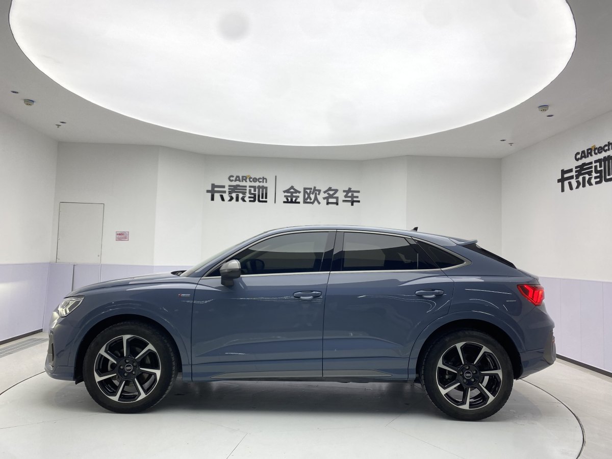 2022年2月奧迪 奧迪Q3  2022款 40 TFSI RS套件燃速型