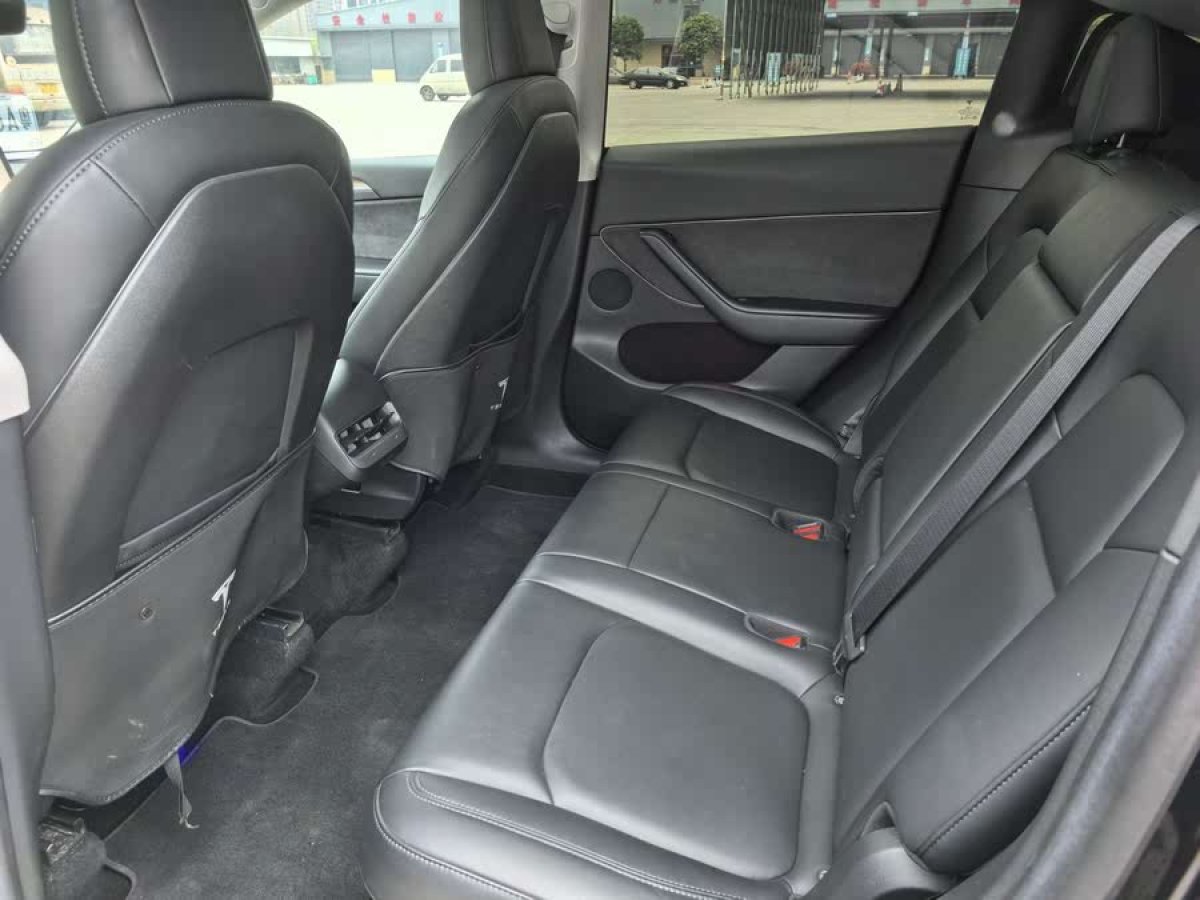 特斯拉 Model Y  2022款 改款 后輪驅(qū)動版圖片