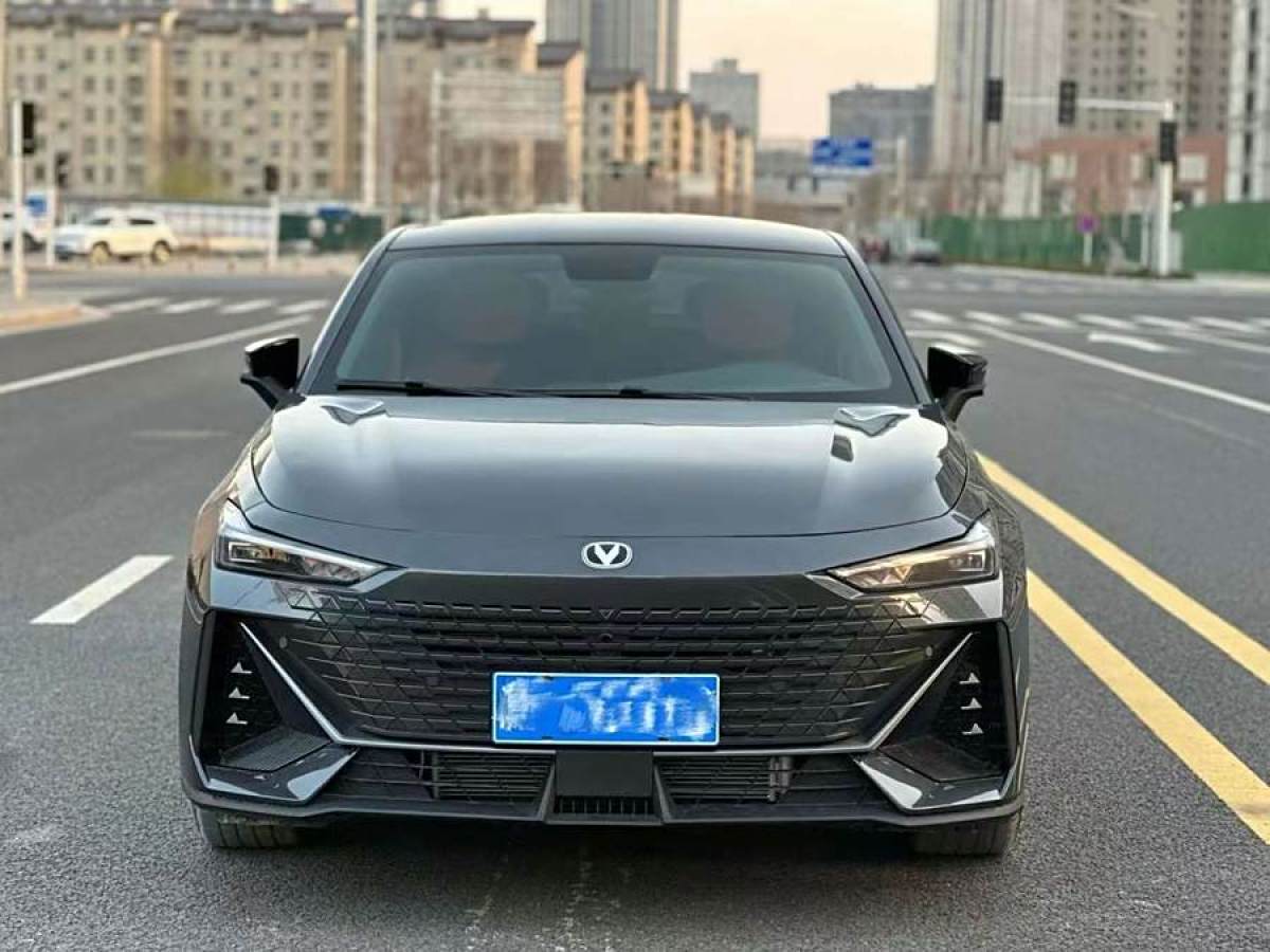 長(zhǎng)安 長(zhǎng)安UNI-V  2023款 1.5T 尊貴型圖片