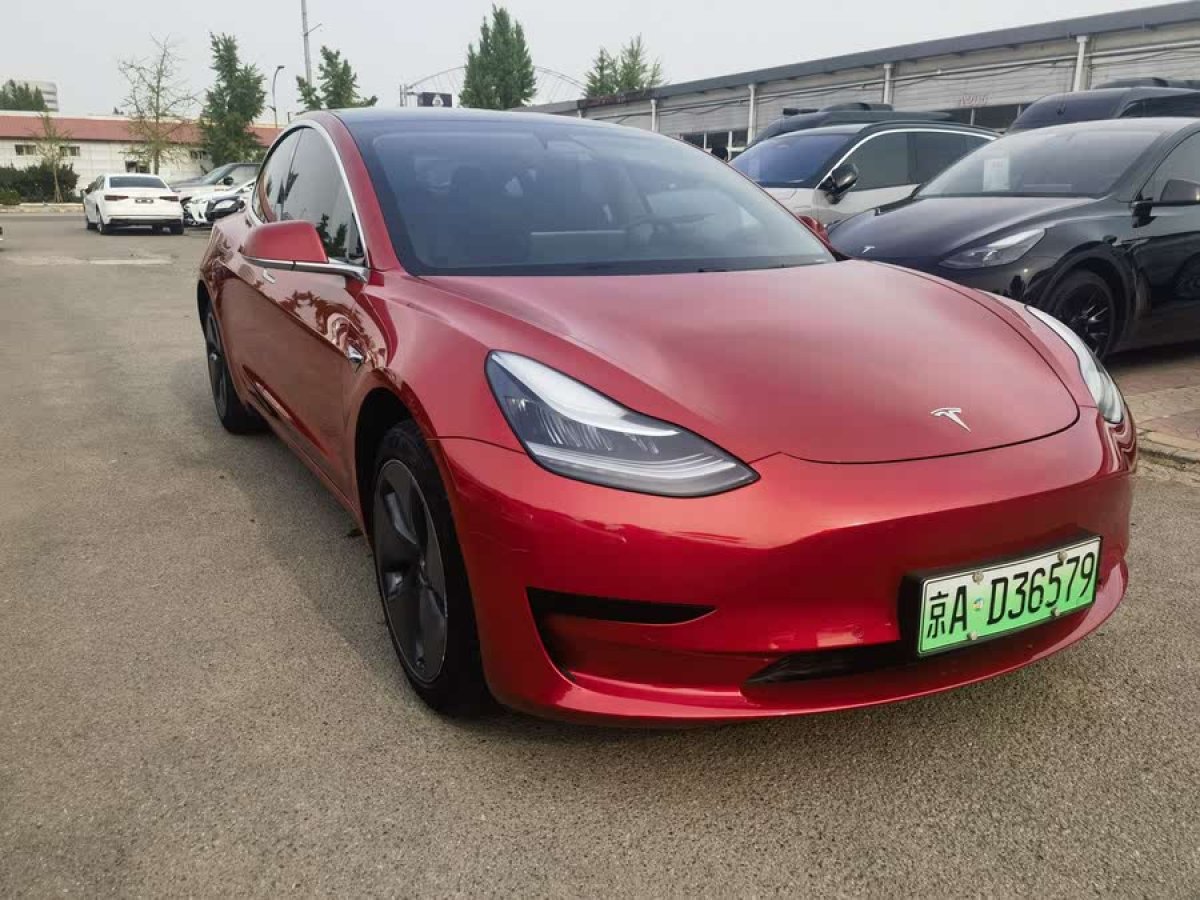 特斯拉 Model 3  2020款 改款 標(biāo)準(zhǔn)續(xù)航后驅(qū)升級(jí)版圖片