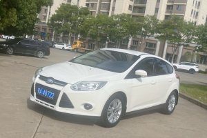 ?？怂?福特 兩廂經(jīng)典 1.8L 自動酷白典藏版
