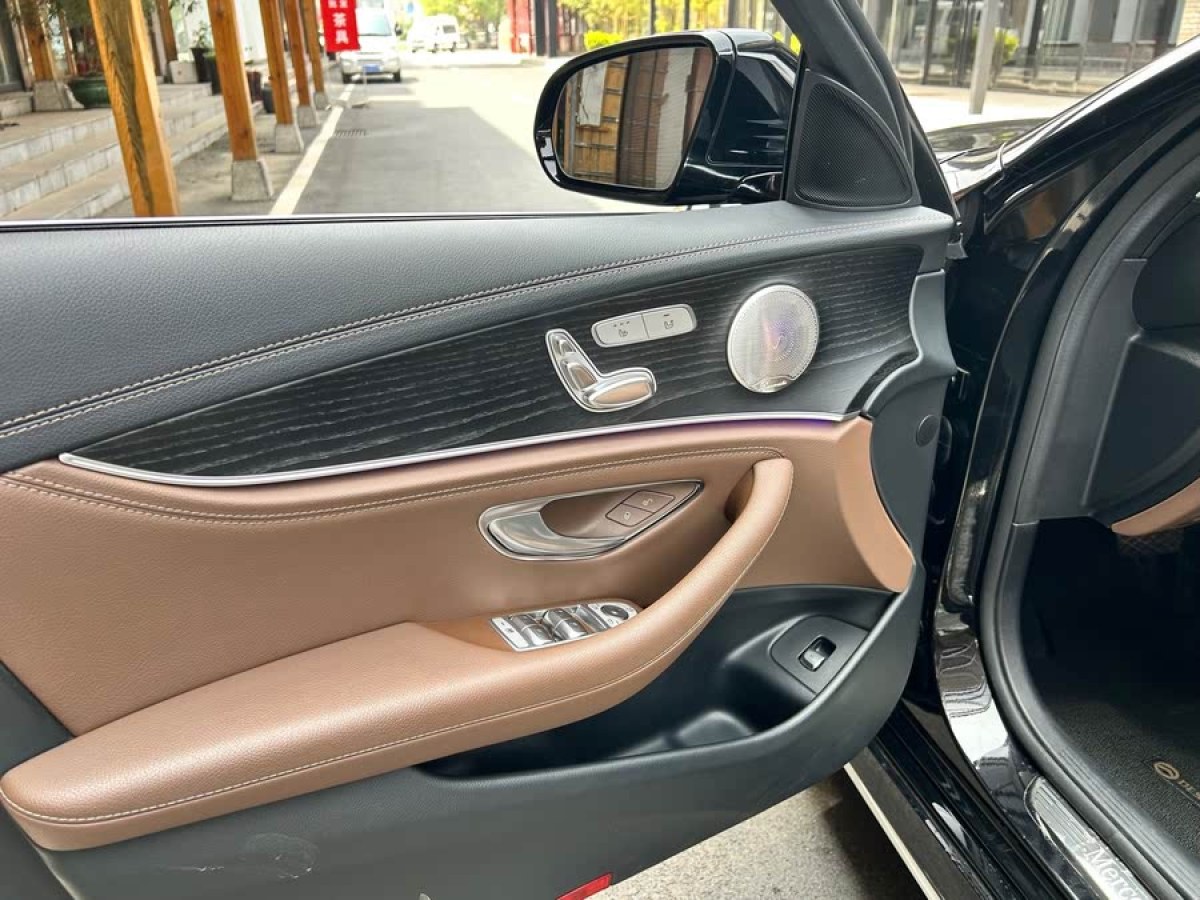 奔馳 奔馳E級  2022款 改款 E 300 L 時尚型圖片