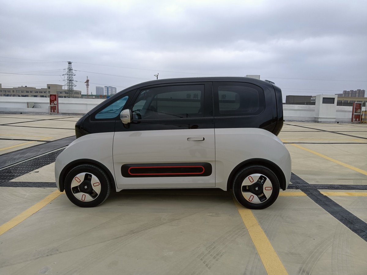 2022年5月寶駿 寶駿KiWi EV  2021款 藝術(shù)家 三元鋰