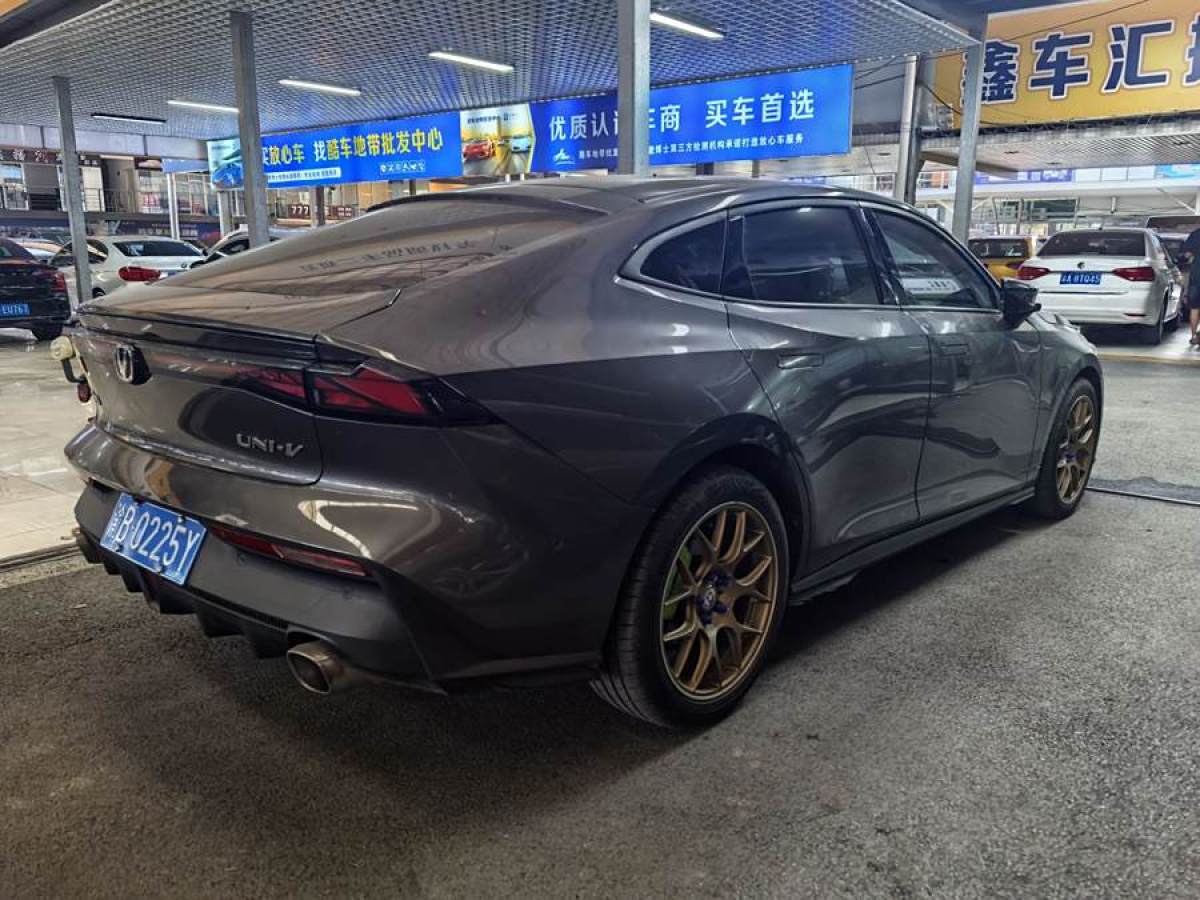 長(zhǎng)安 長(zhǎng)安UNI-V  2022款 1.5T 智慧領(lǐng)航型圖片