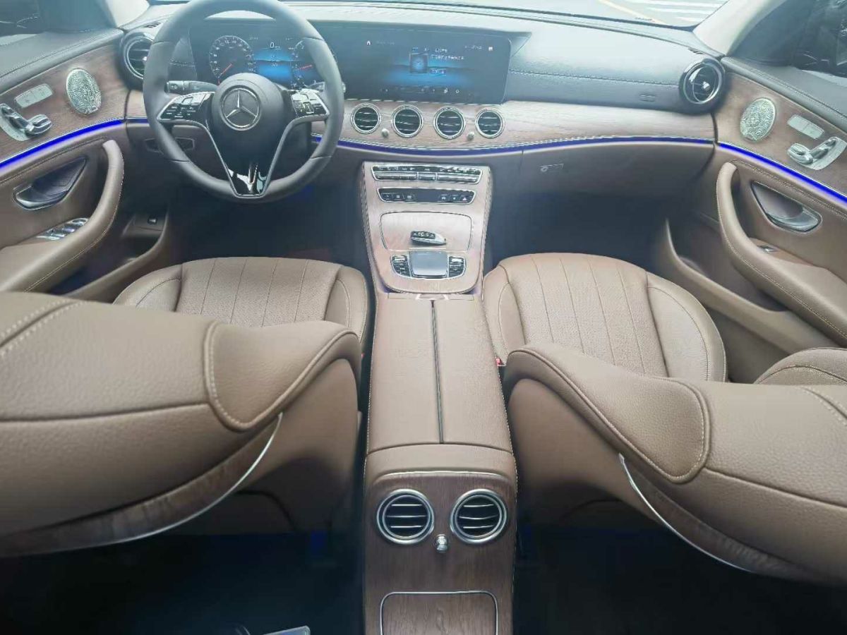 奔馳 奔馳E級  2023款 E 300 L 豪華型圖片
