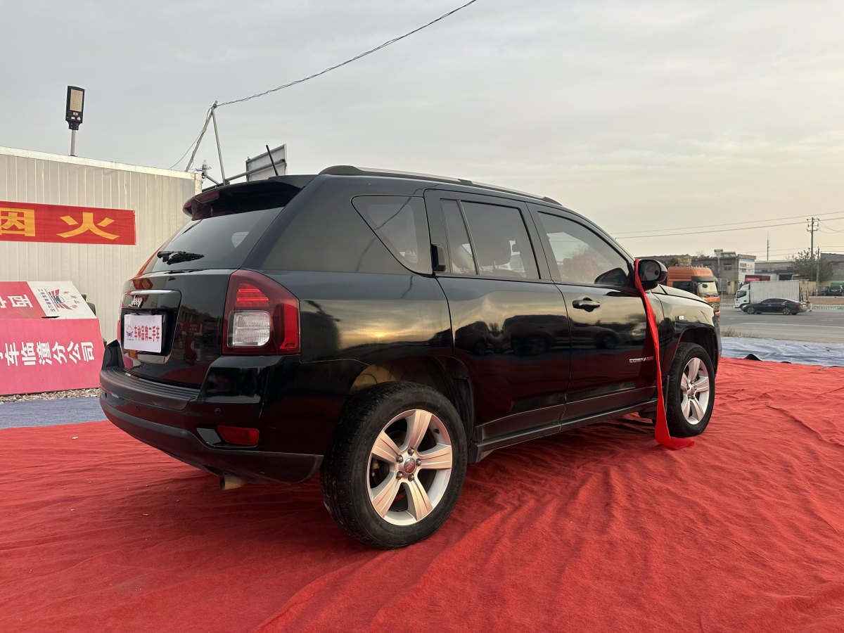 Jeep 指南者  2013款 2.0L 兩驅(qū)運動版圖片