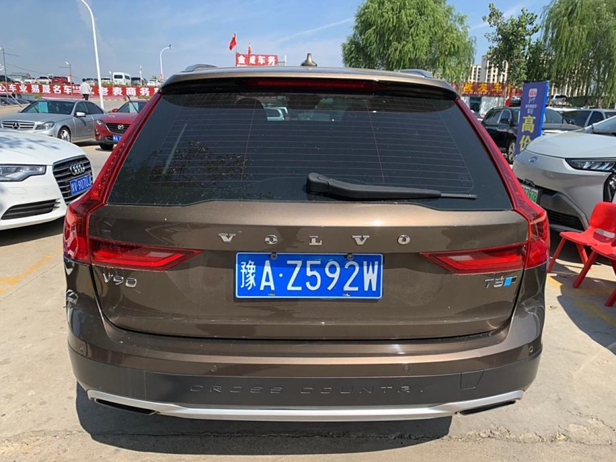 2018年10月沃爾沃 V90  2017款 Cross Country T5 AWD 智遠(yuǎn)版