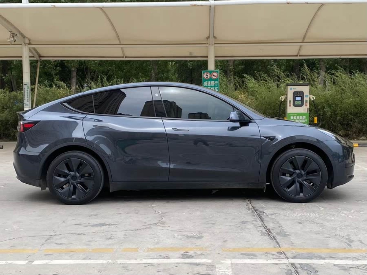 特斯拉 Model Y  2024款 后輪驅(qū)動版圖片