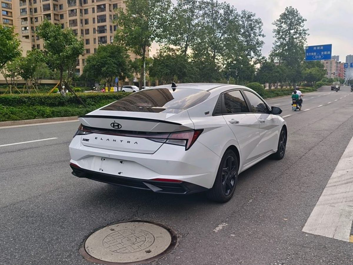 現(xiàn)代 伊蘭特  2022款 1.5L CVT LUX尊貴版圖片