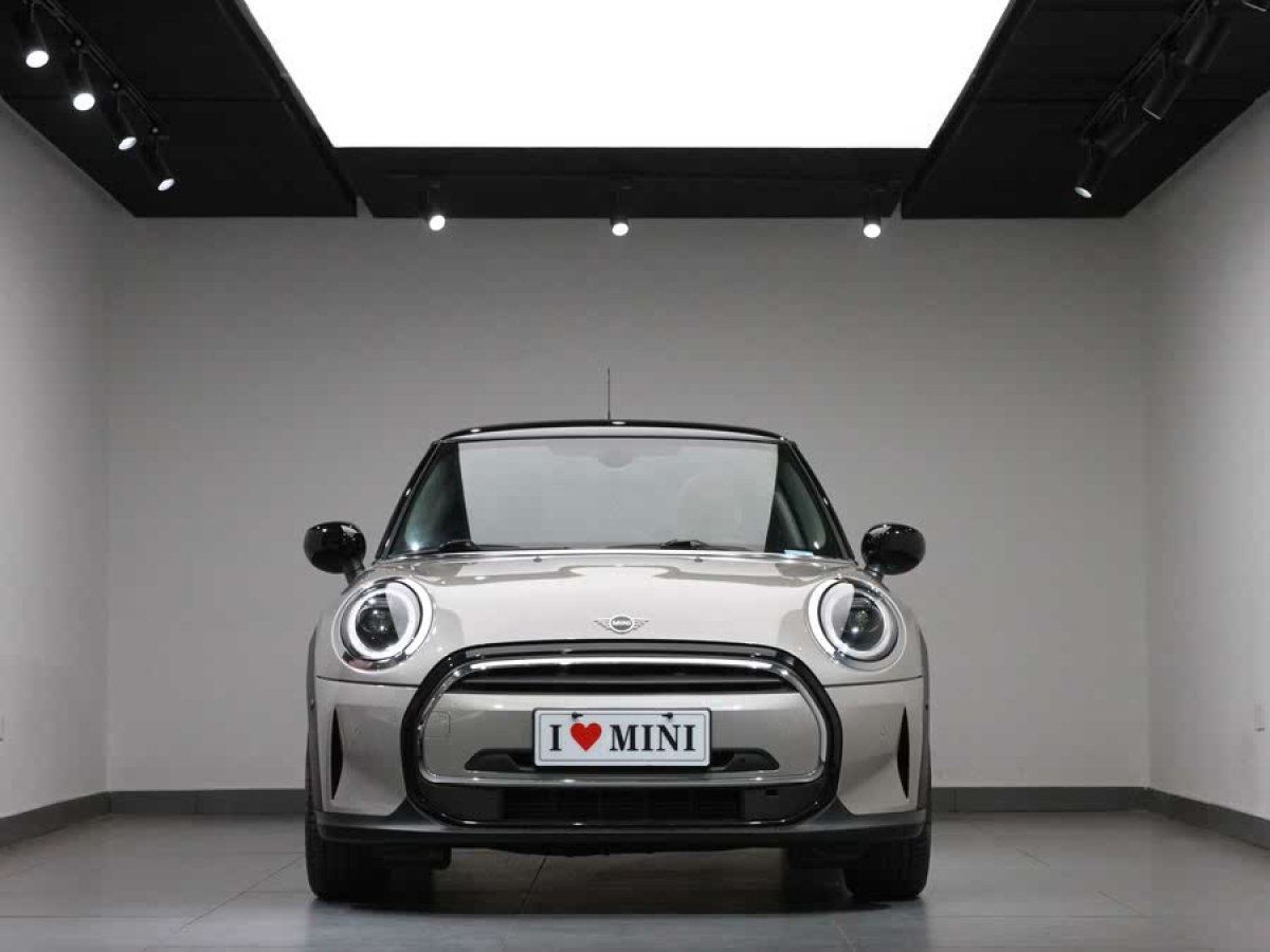 MINI MINI  2022款 改款 1.5T COOPER 藝術(shù)家圖片