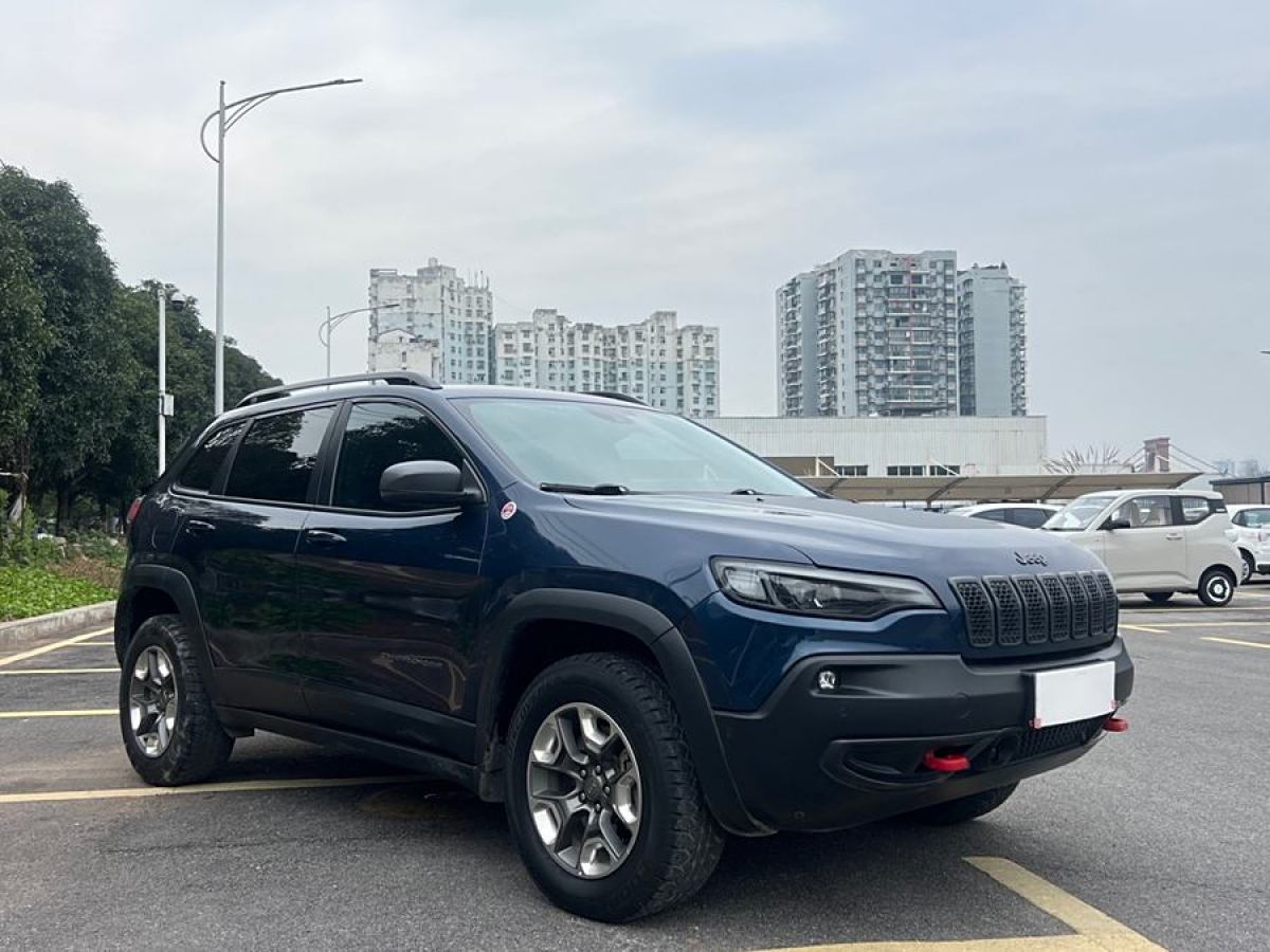 Jeep 自由光  2019款 2.0T 四驅(qū)高性能旗艦版 國VI圖片