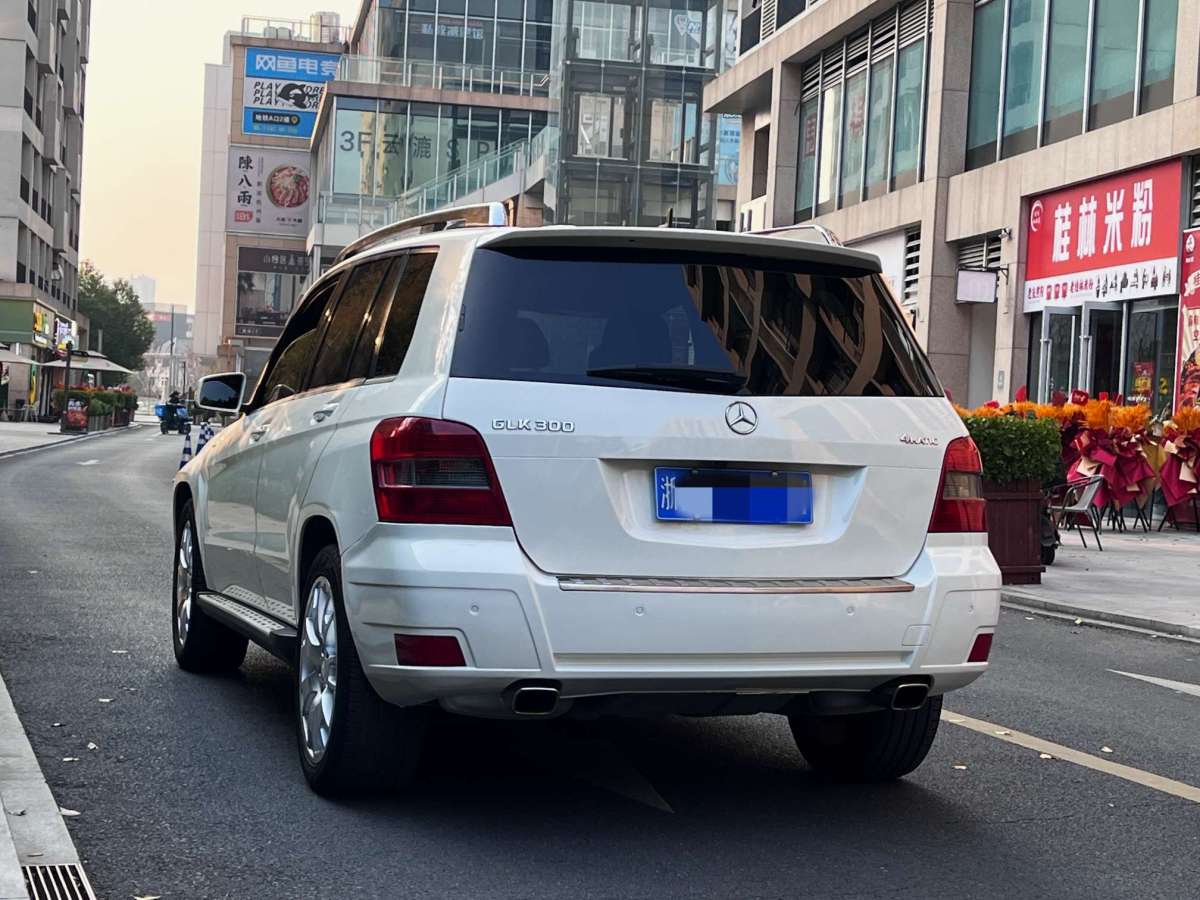 奔馳GLK級(jí) 2013款 GLK 300 4MATIC 動(dòng)感型圖片