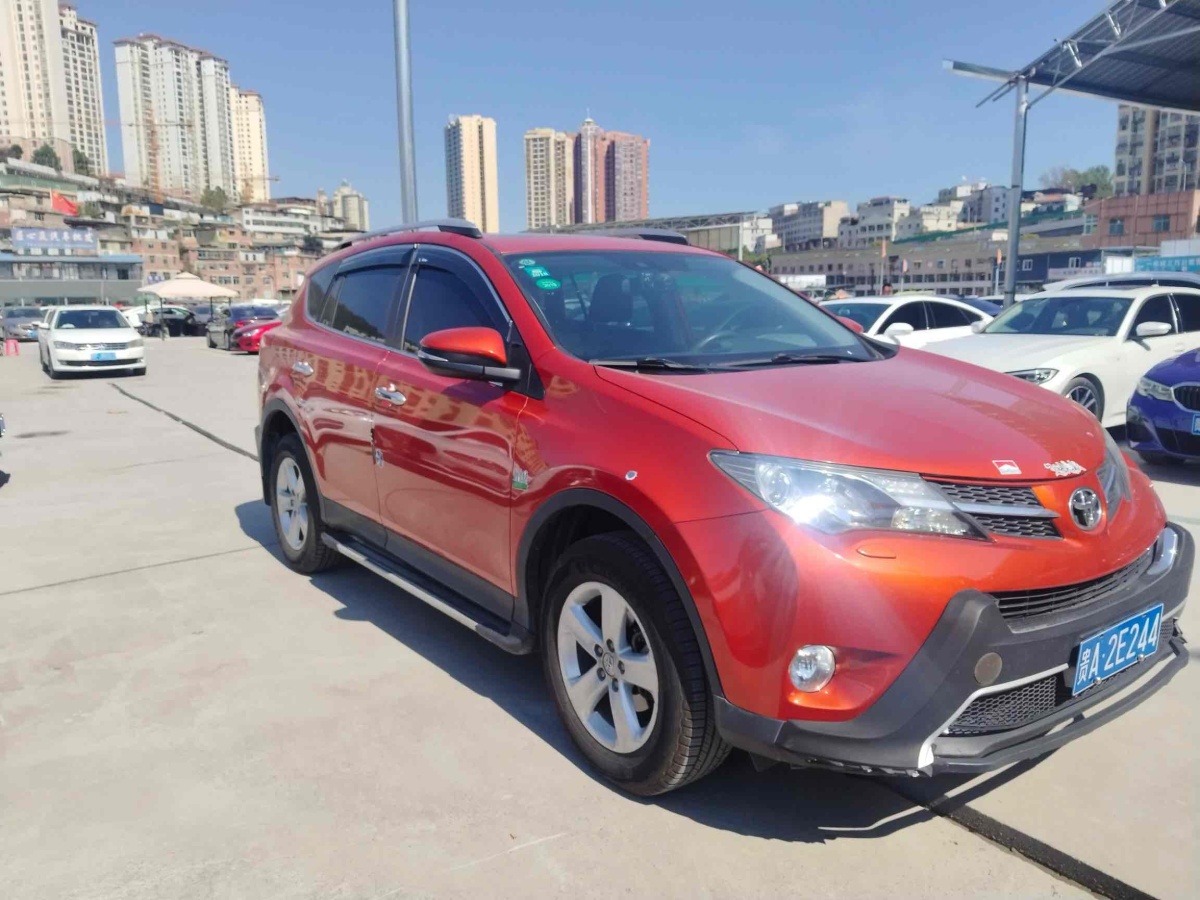 豐田 RAV4榮放  2013款 特享版 2.4L 手動四驅(qū)尊崇圖片