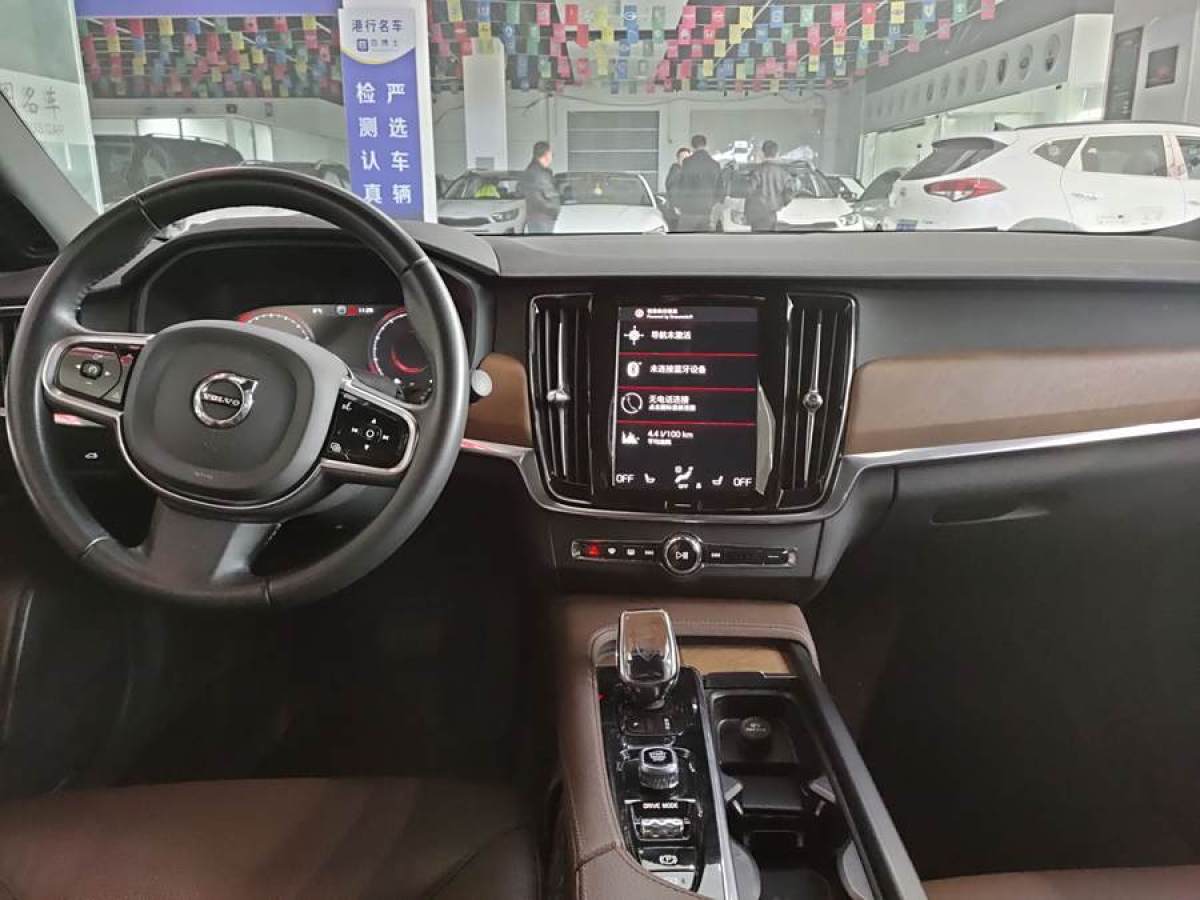 2021年5月沃爾沃 S90  2021款 B5 智逸豪華版