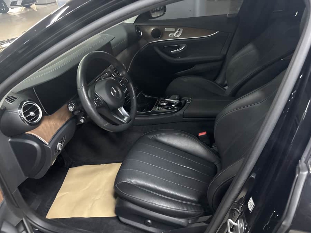 奔馳 奔馳E級(jí)  2022款 改款 E 300 L 時(shí)尚型圖片