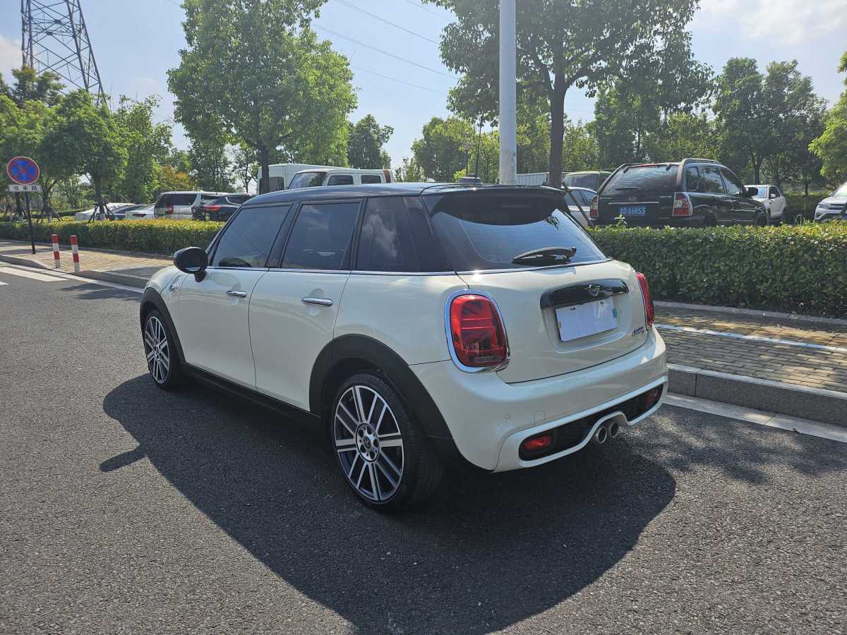 MINI MINI  2021款 2.0T COOPER S 藝術(shù)家 五門版圖片