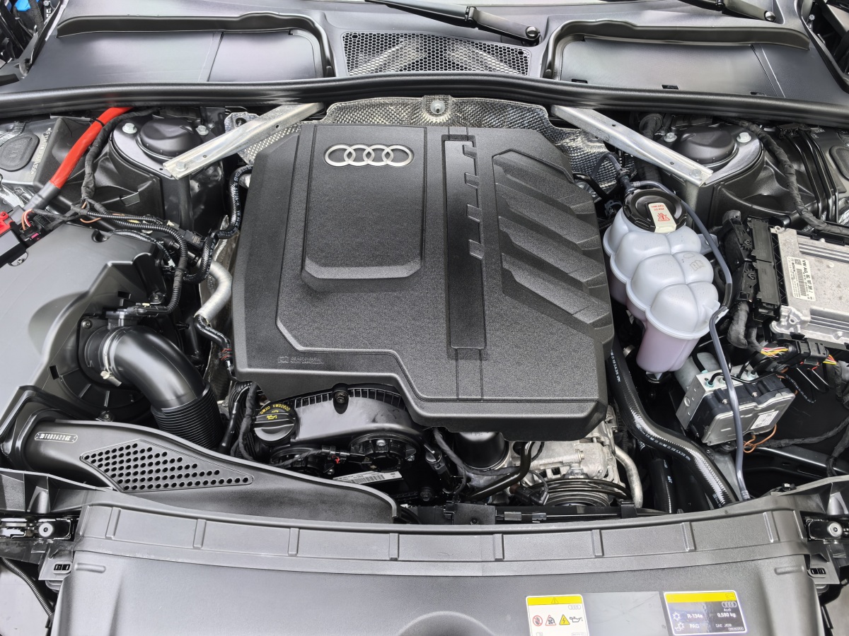 2023年10月奧迪 奧迪A4L  2023款 40 TFSI 豪華動感型