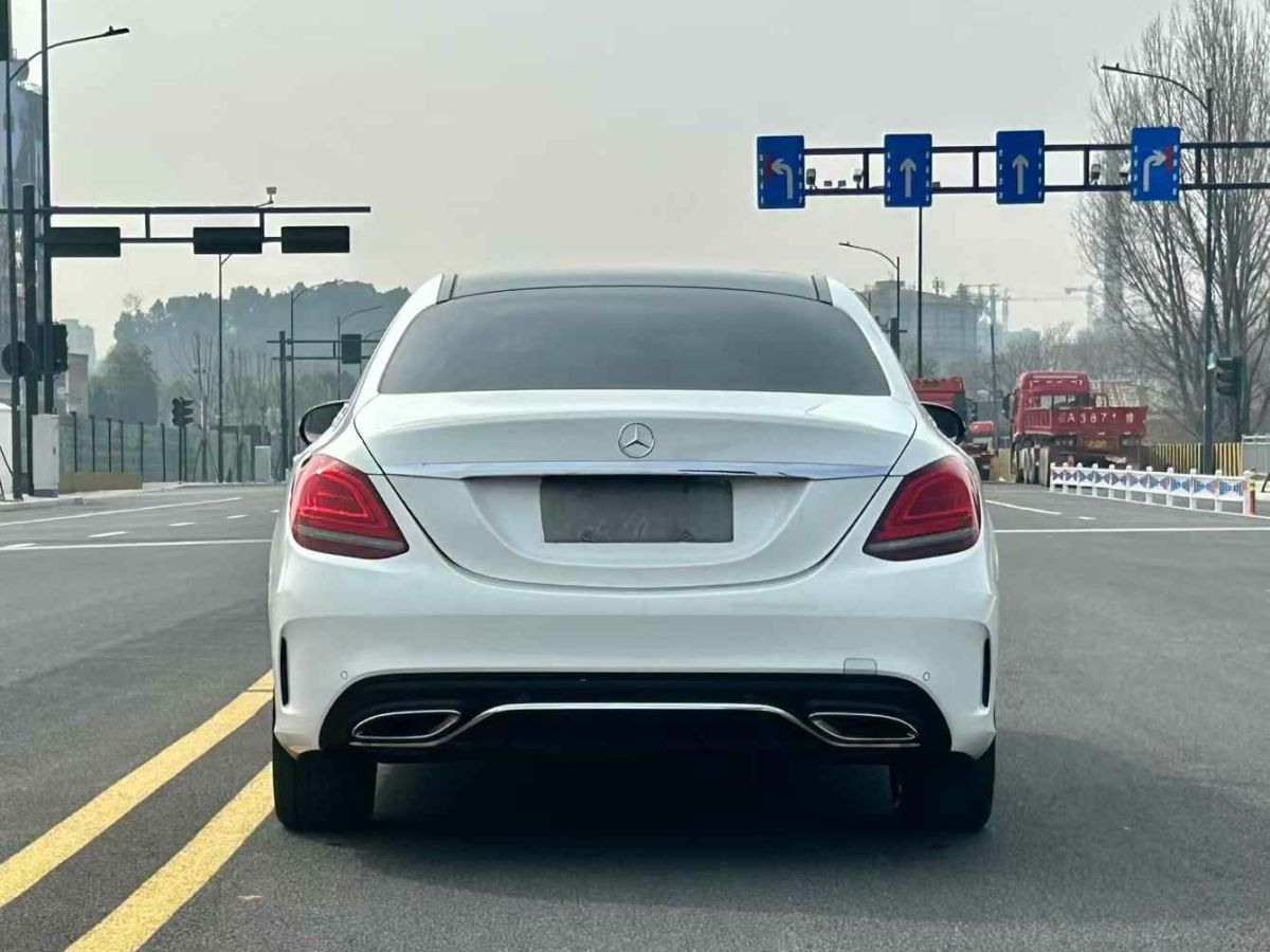 2019年7月奔馳 奔馳A級  2019款  A 220 L 4MATIC 運動轎車