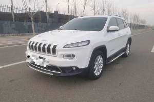 自由光 Jeep 2.0L 優(yōu)越版