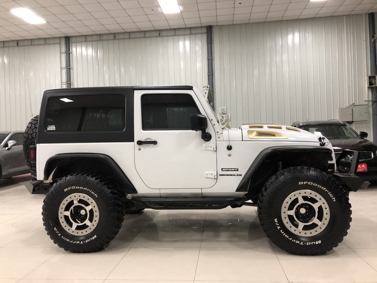 2016年10月jeep 牧马人 2015款 3.6l rubicon 两门舒享版