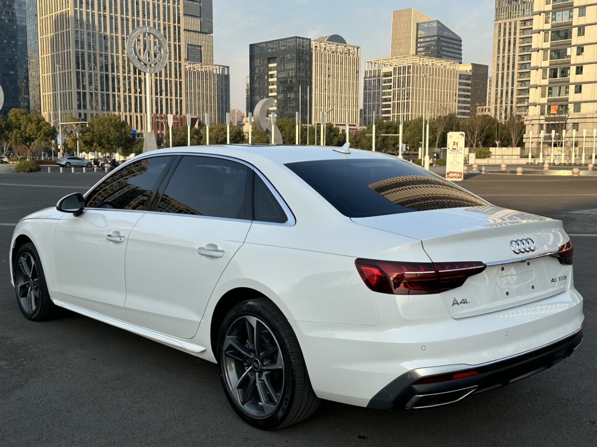 奧迪 奧迪A4L  2022款 40 TFSI 時尚動感型圖片