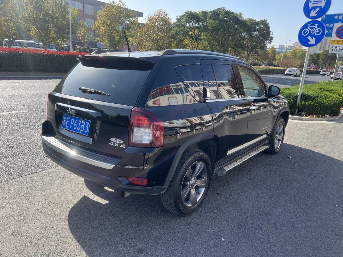 Jeep 指南者  2014款 2.4L 四驅(qū)蛇行珍藏版圖片