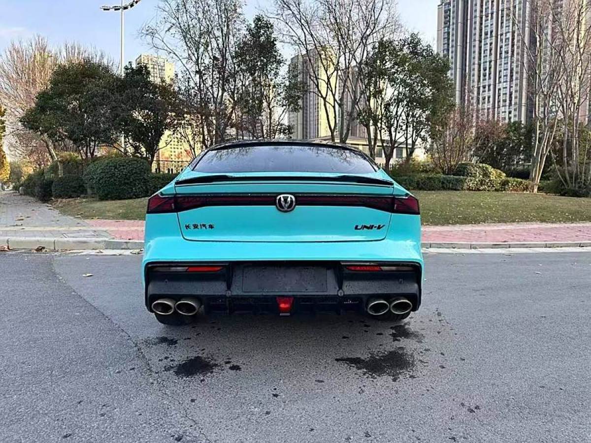 長(zhǎng)安 長(zhǎng)安UNI-V  2023款 2.0T 領(lǐng)速版圖片