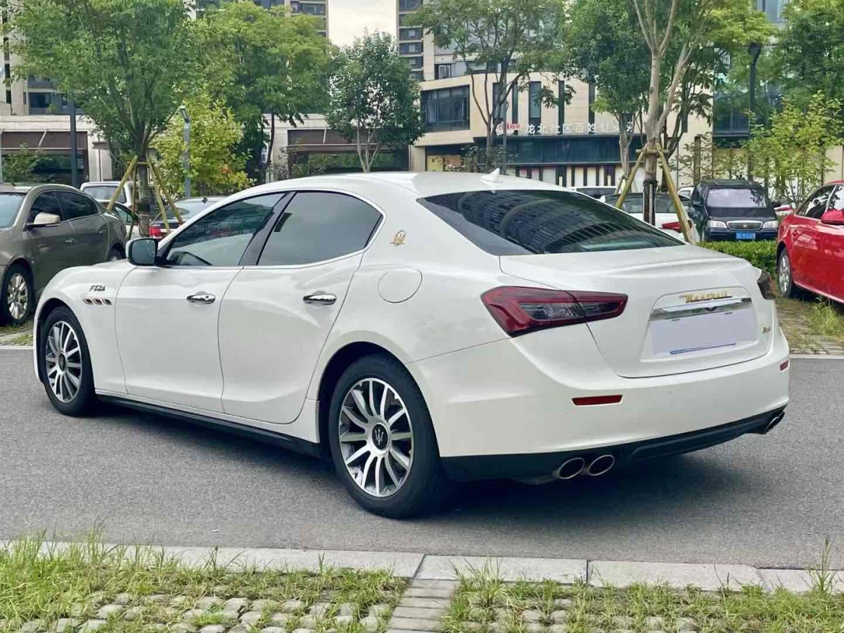 瑪莎拉蒂 Ghibli  2014款 3.0T 標(biāo)準(zhǔn)版圖片