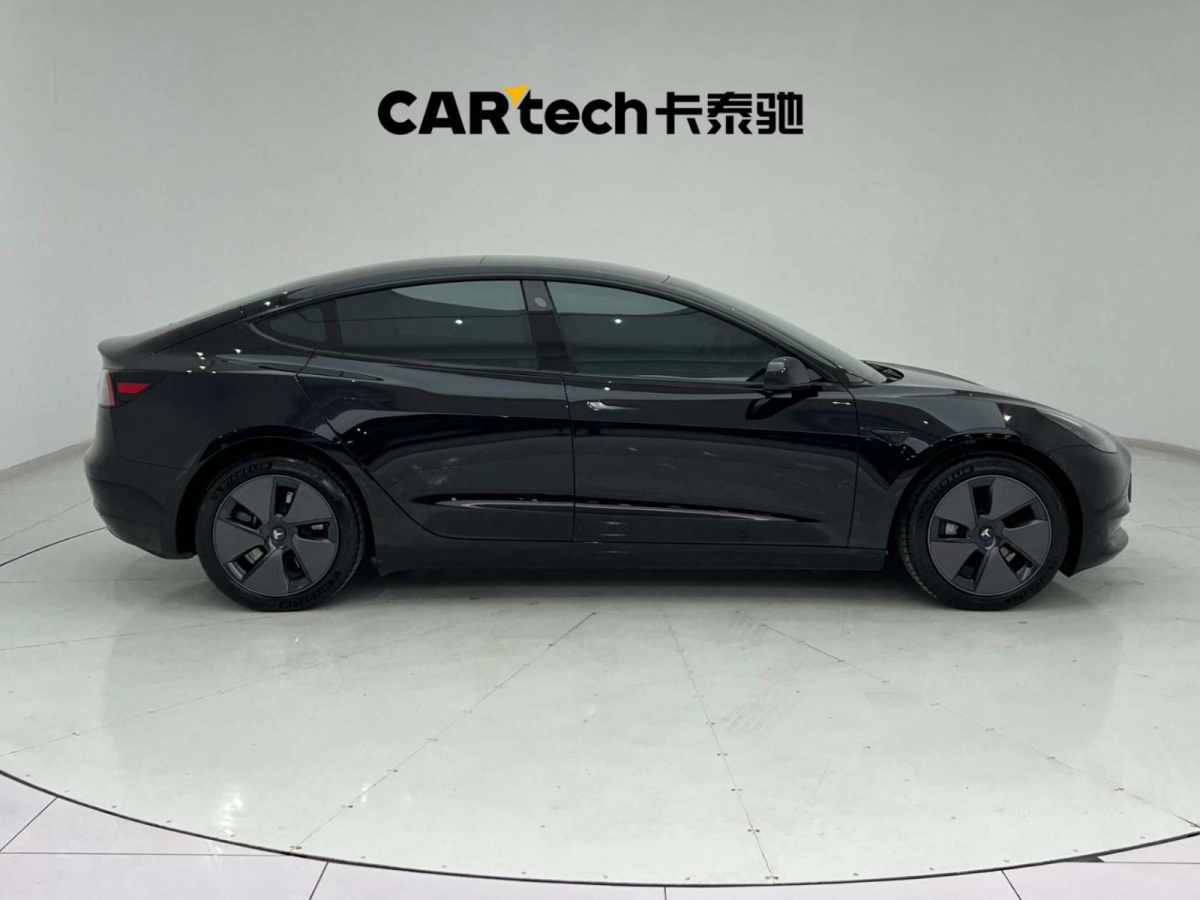 特斯拉 Model 3  2022款 后輪驅(qū)動版圖片