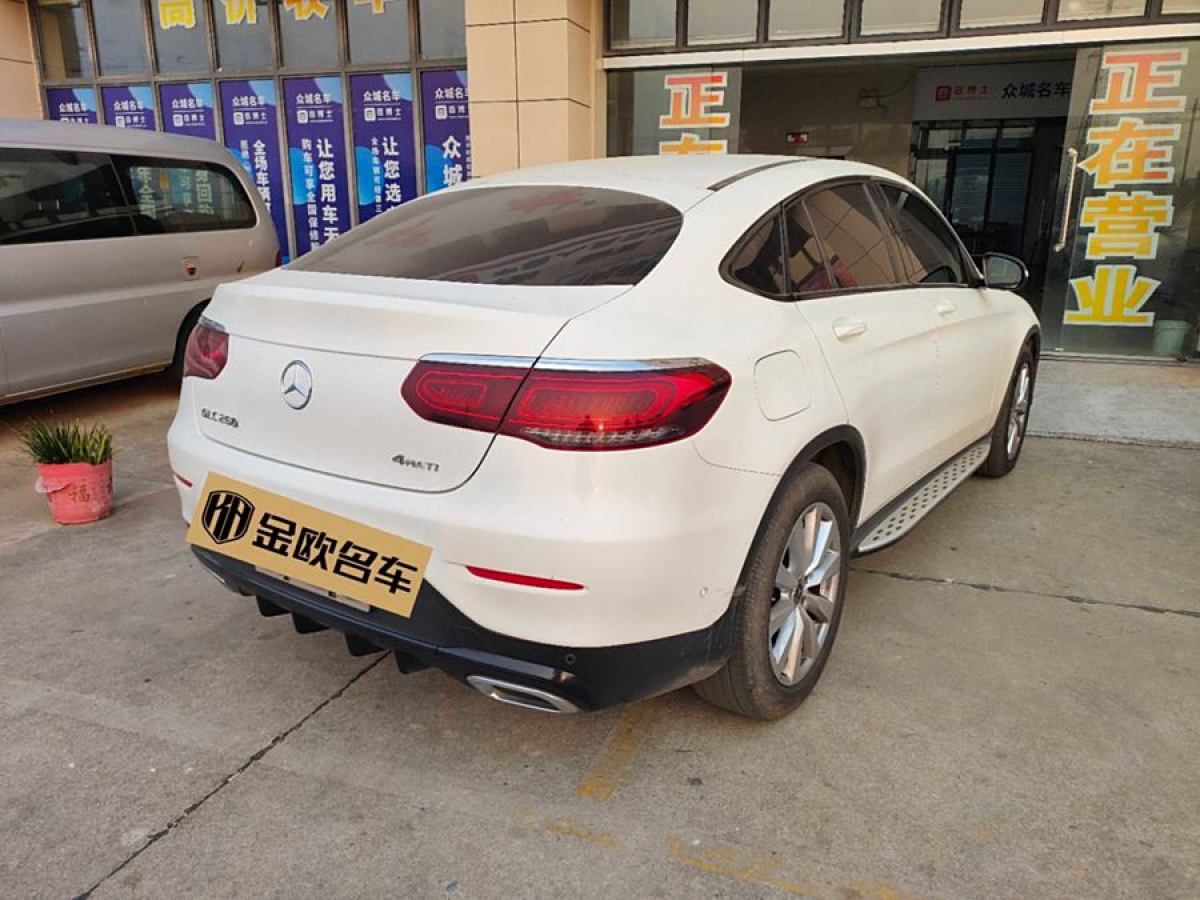 奔馳 奔馳GLC  2022款 改款 GLC 260 4MATIC 轎跑SUV圖片