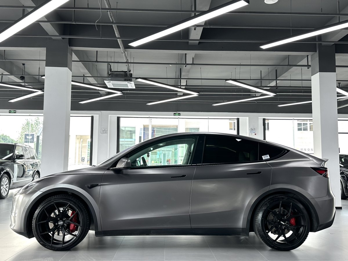 2023年8月特斯拉 Model Y  2022款 Performance高性能全輪驅動版