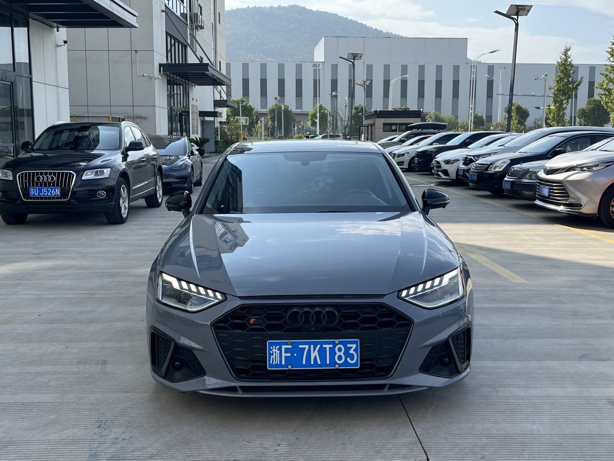 奧迪 奧迪A4L  2020款 40 TFSI quattro 豪華動感型圖片