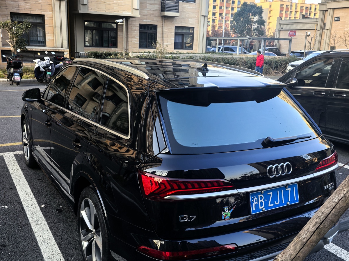 奧迪 奧迪Q7  2024款 55 TFSI quattro S line尊貴型圖片