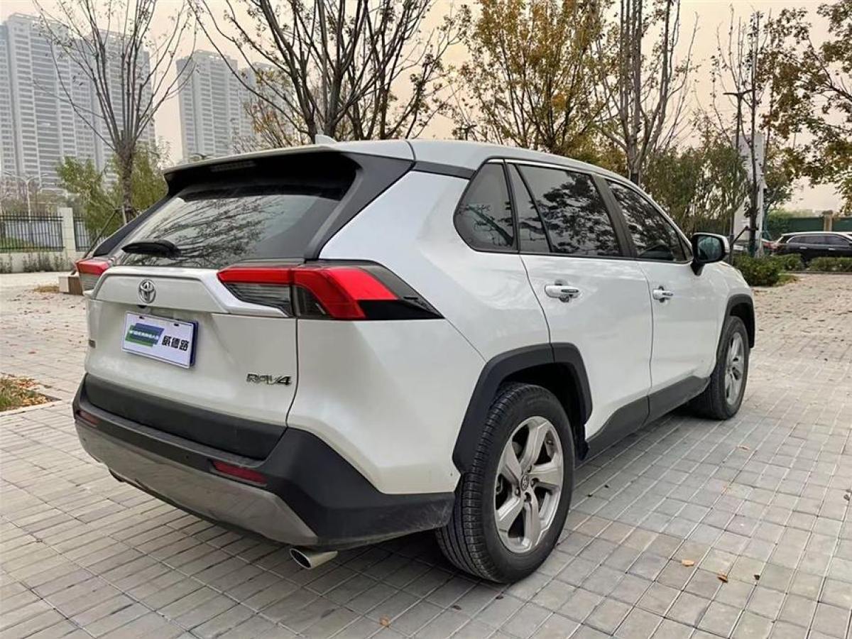 豐田 RAV4榮放  2022款 2.0L CVT兩驅(qū)風(fēng)尚Plus版圖片