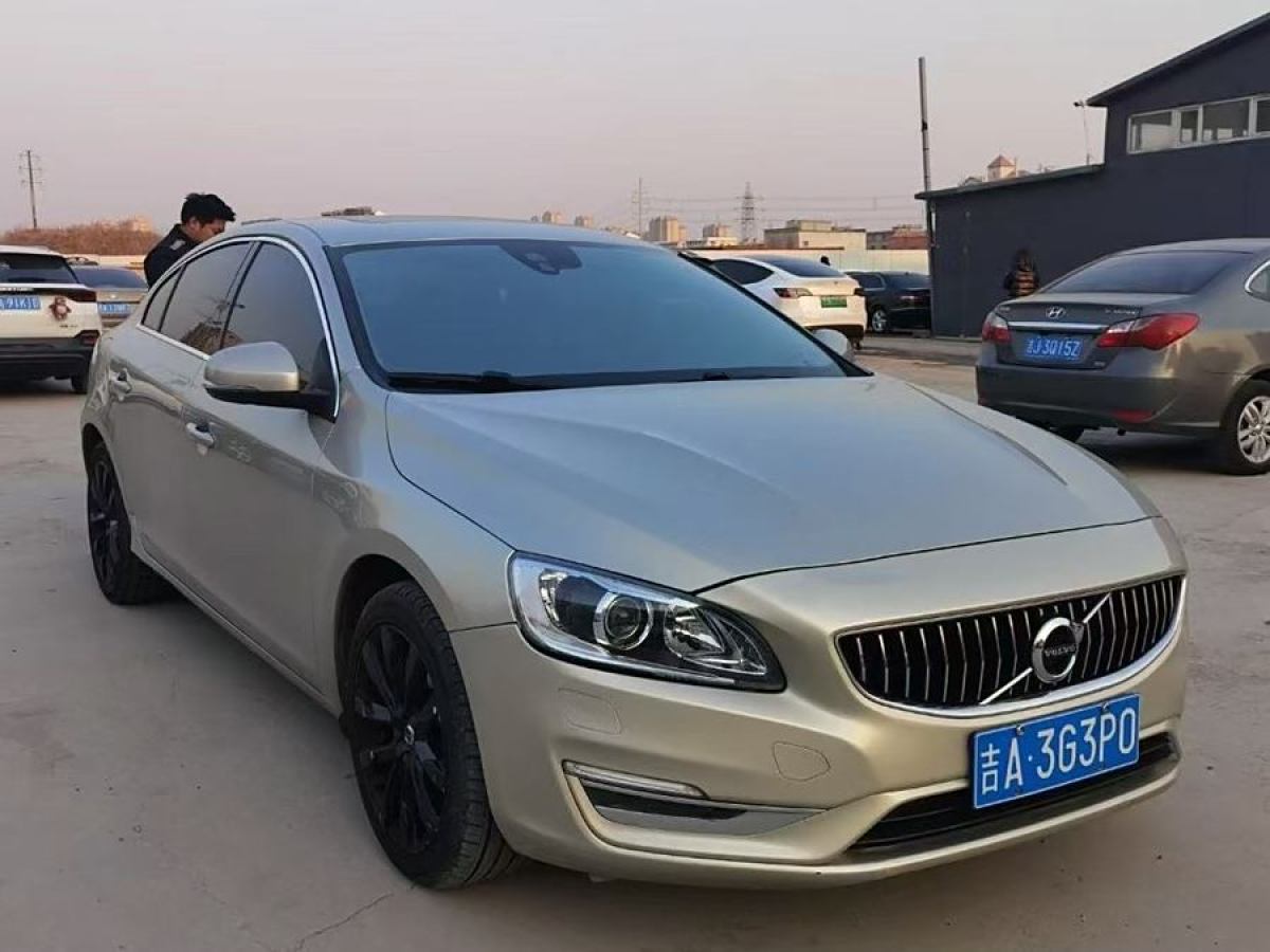 沃爾沃 S60L  2018款 T3 智進(jìn)進(jìn)取版圖片